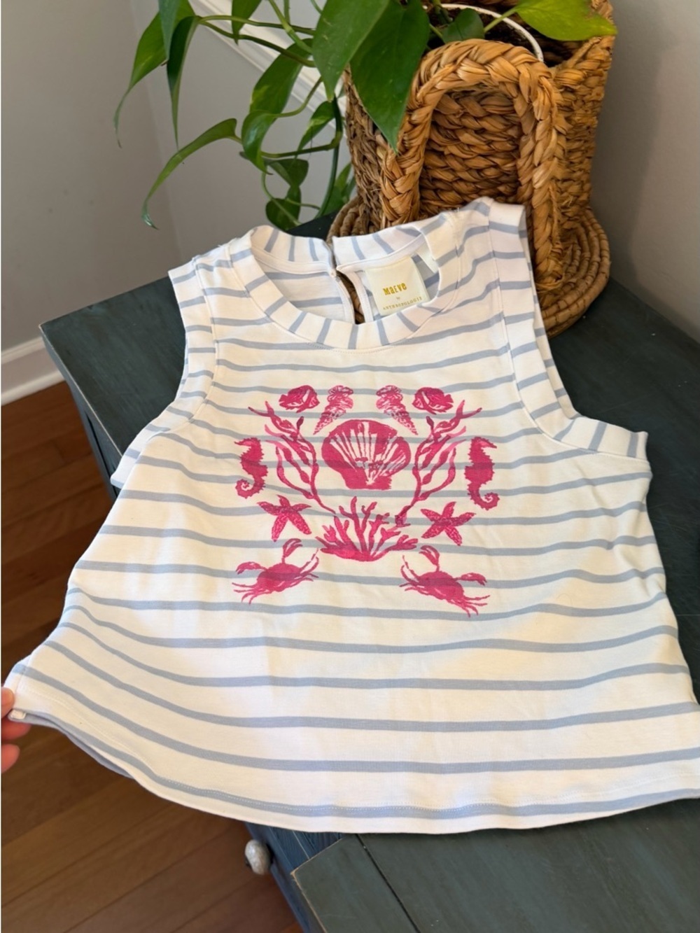 Anthropologie Maeve summer striped seashell no sleeve top. Small